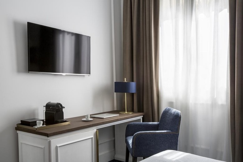 Hotel Midmost