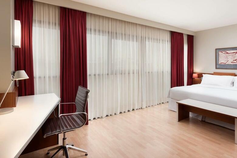 Hotel Four Points By Sheraton Barcelona Diagonal