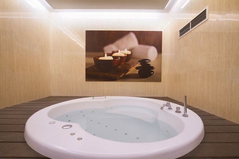 Hotel Dwo Garbi Millenni