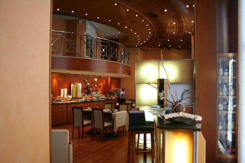 Hotel Dwo Garbi Millenni