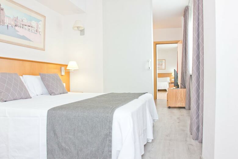 Aparthotel Atenea Vall�s