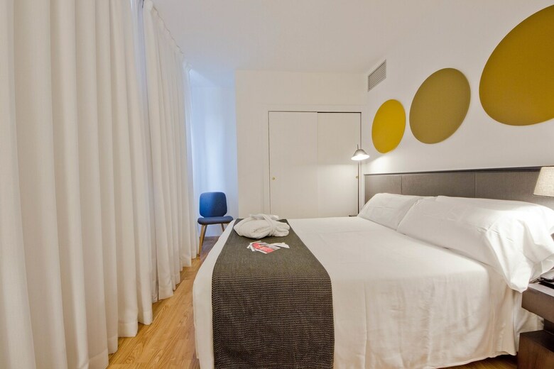 Aparthotel Atenea Vall�s