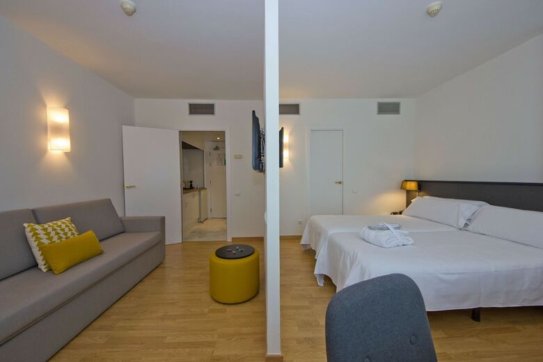 Aparthotel Atenea Vall�s