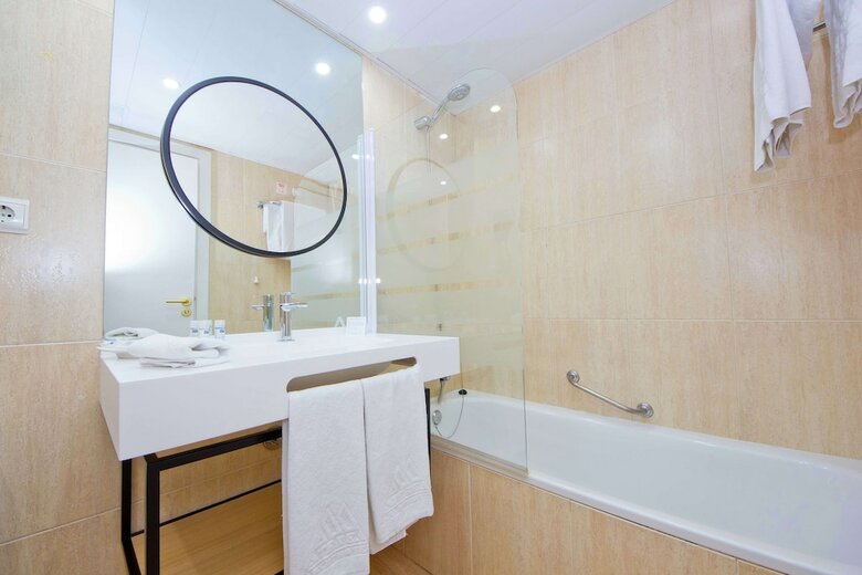 Aparthotel Atenea Vall�s