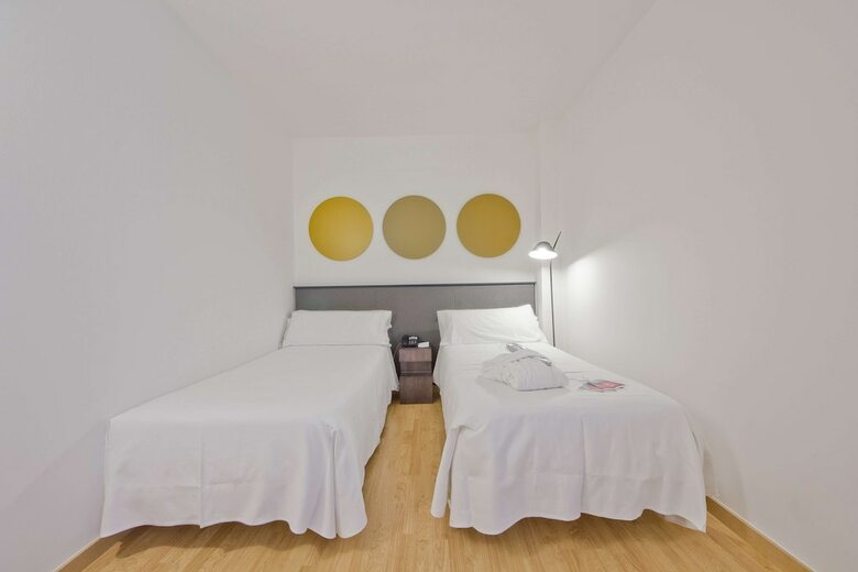 Aparthotel Atenea Vall�s
