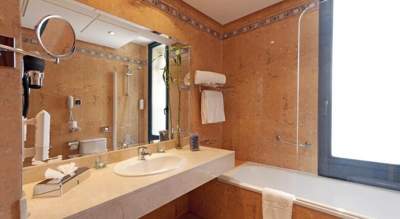 TRYP Madrid Cibeles Hotel