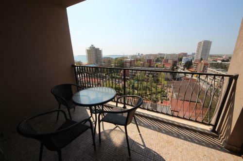 Menada Apartments In Royal Beach