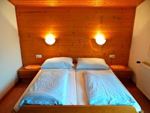 Hostal Ski & Bike Pension Maria