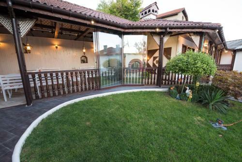 Hostal Guesthouse Versailles