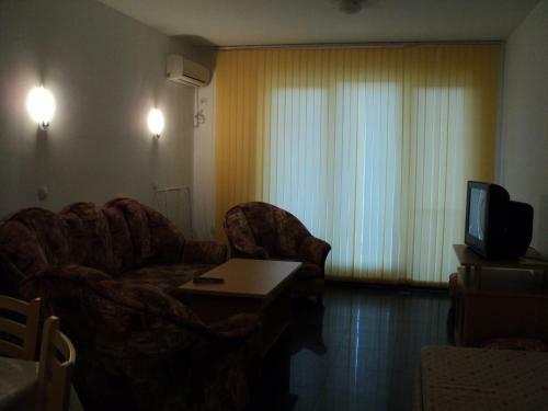 Meni Apartments And Guest Rooms