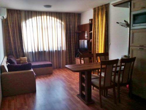 Sunny Beach Apartment 100
