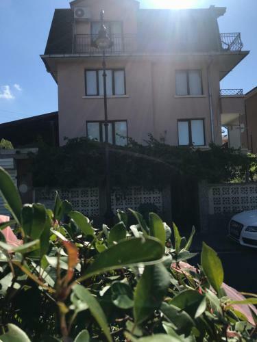 Hostal Kozarov House