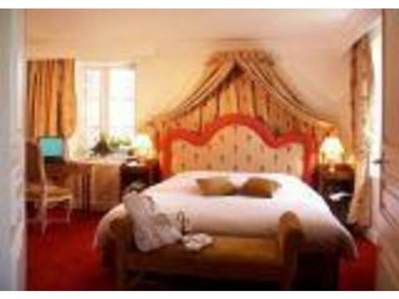 Hotel Ch�teau Des Comtes De Challes