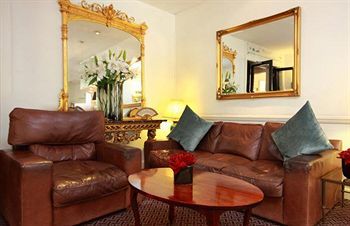 Hinton Firs Hotel