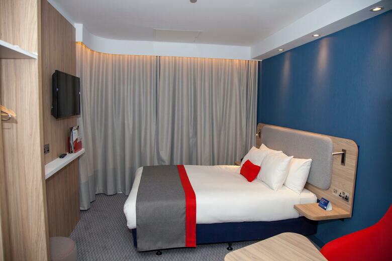 Hotel Express By Holiday Inn Cardiff Bay