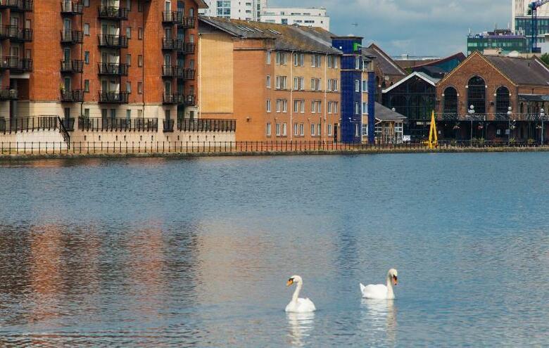 Hotel Express By Holiday Inn Cardiff Bay