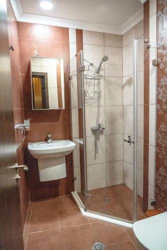 Tenerra Lux Apartment