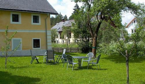 Alter Wirt First Floor Apartment