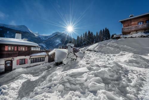Hostal Bellevue Alm