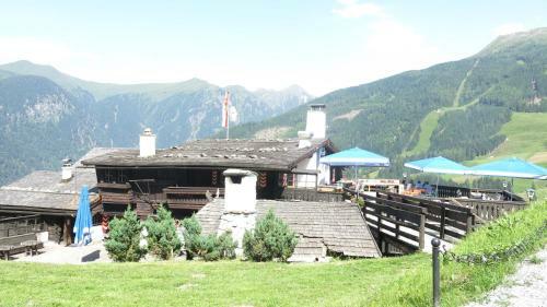 Hostal Bellevue Alm