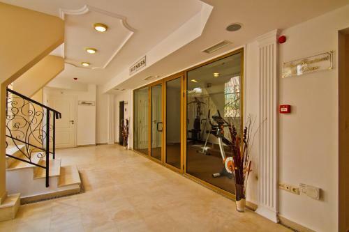 Deluxe Private Apartment