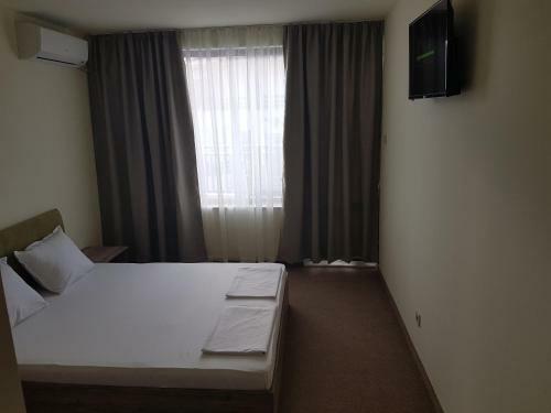 Hostal Cherry Villa