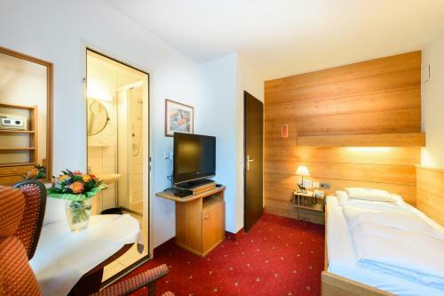 Hostal Haus Stefanie - Adults Only