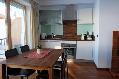 Apartment Pale