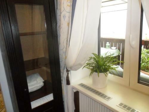 Hostal B&B Near Castle