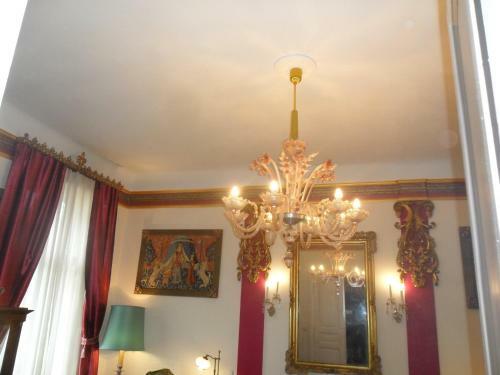 Hostal B&B Near Castle