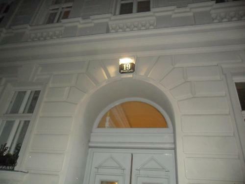 Hostal B&B Near Castle