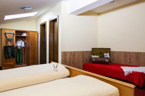 Hostal Traditionsgasthof Wei�bacher