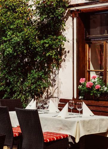 Hostal Traditionsgasthof Wei�bacher