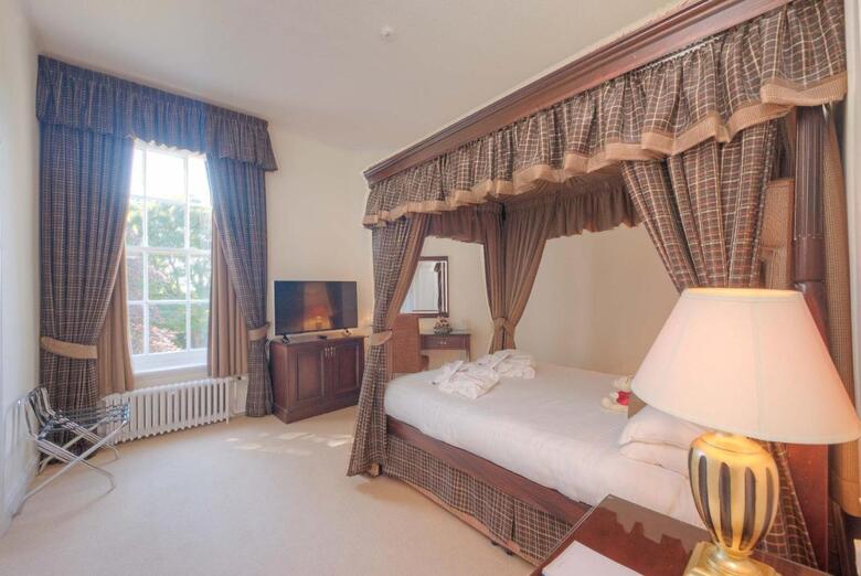 Newton Hotel