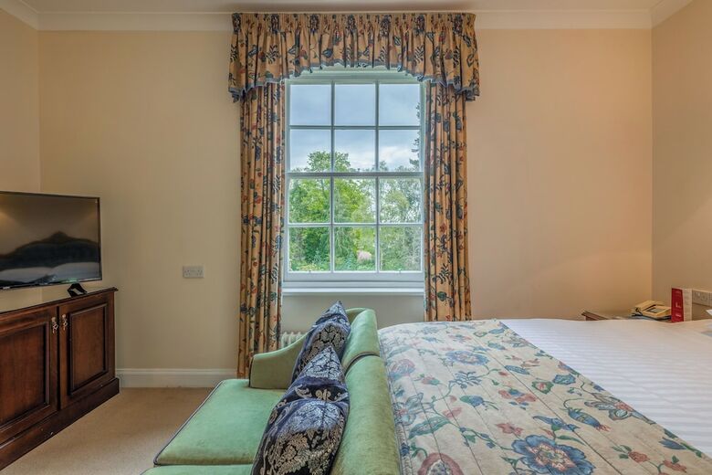 Newton Hotel