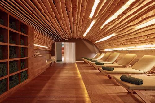 Bentley Motors Lodge