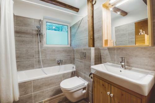 Hostal Alpenhaus Monte