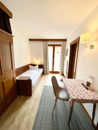 Hostal Alpenhaus Monte