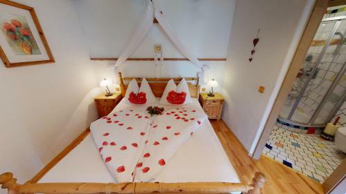 Hostal Weingut Bohrn Himmelbett