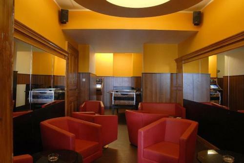Hostal Madar Caf� Central Melk