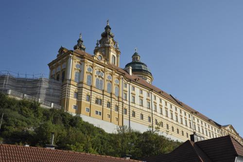 Hostal Madar Caf� Central Melk