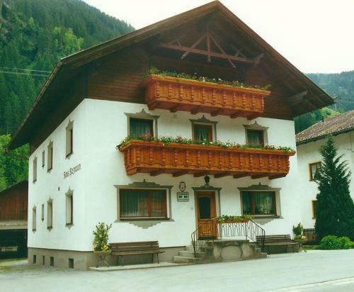 Hostal Haus Paznaun