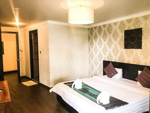 River Star Hotel