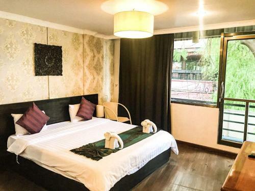 River Star Hotel