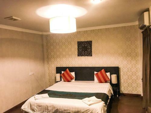 River Star Hotel