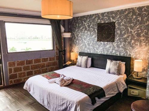 River Star Hotel