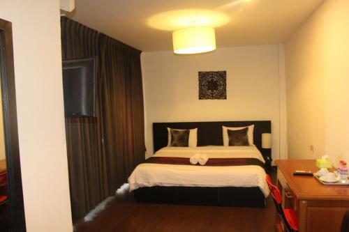 River Star Hotel