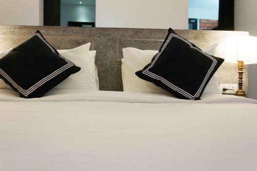 H Hotel Cambodia