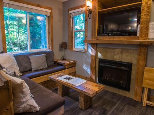 Surfs Inn Rainforest Cottages