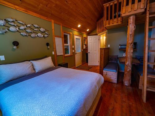 Surfs Inn Rainforest Cottages